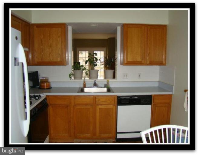 26 Tameron Place Rosedale, MD 21237 - Photo 4 of 23 Kitchen #2