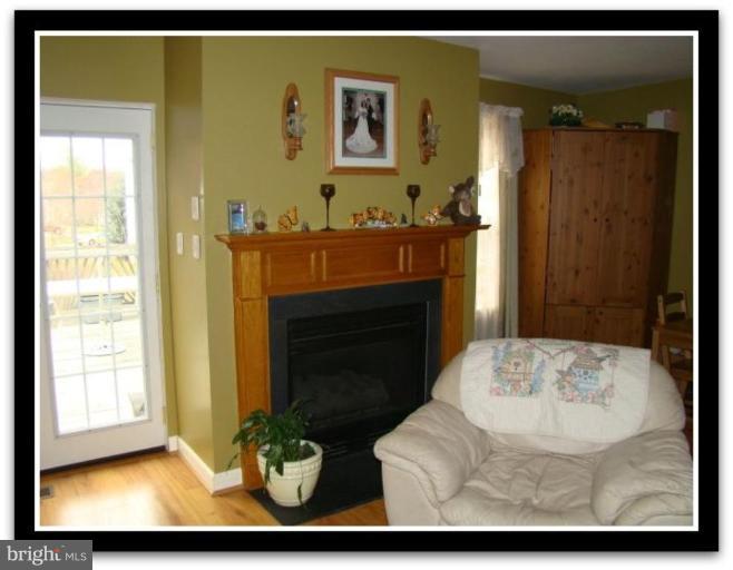 26 Tameron Place Rosedale, MD 21237 - Photo 6 of 23 Living Room #2