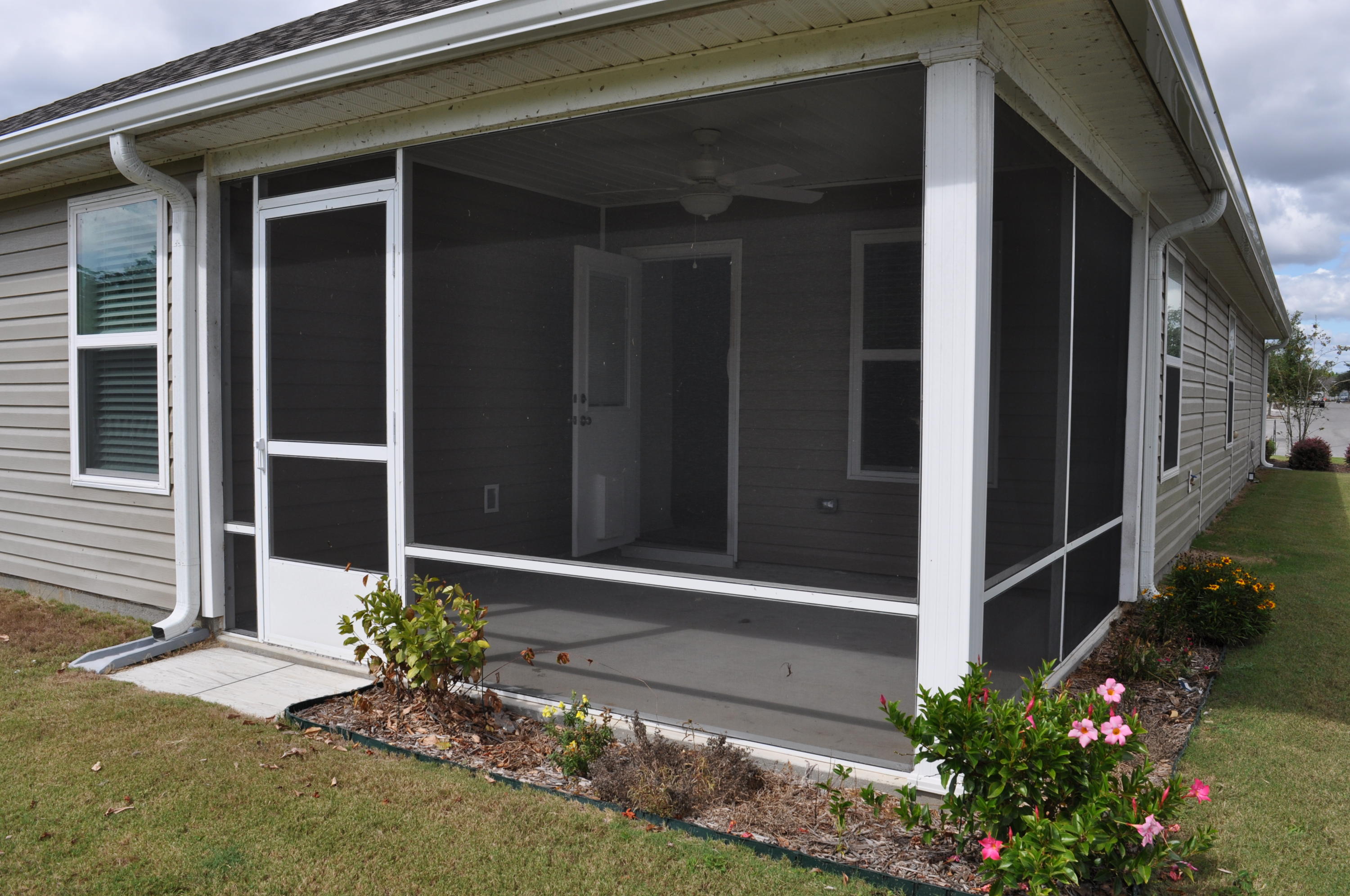 563 Fanny Ann Way Freeport, FL 32439 - Photo 16 of 18 a front view of house with yard
