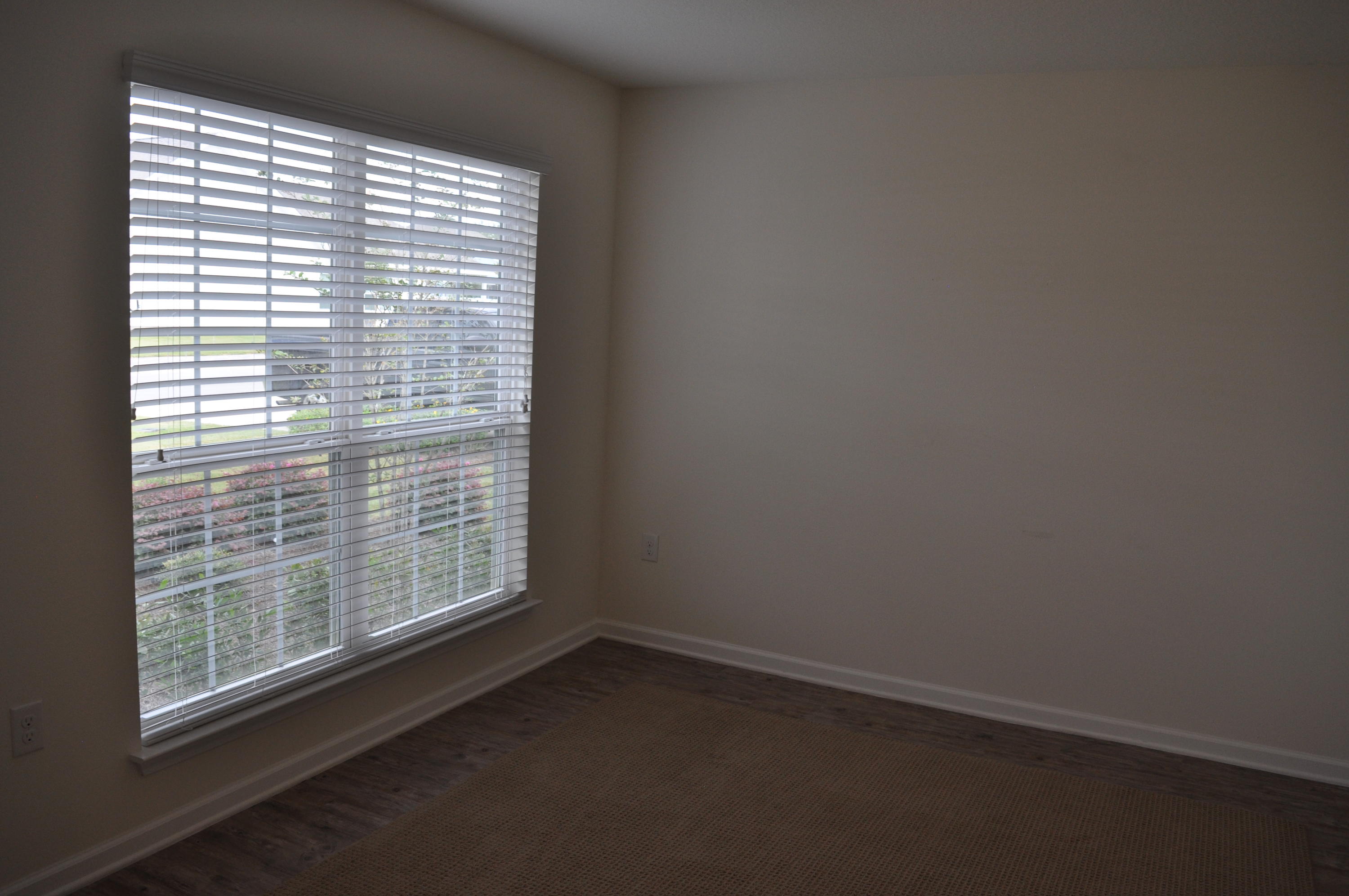 563 Fanny Ann Way Freeport, FL 32439 - Photo 9 of 18 a view of an empty room with a window