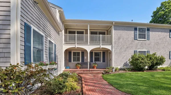 $799,000 | 925 Main Street, Unit 3, Cotuit, MA 02635