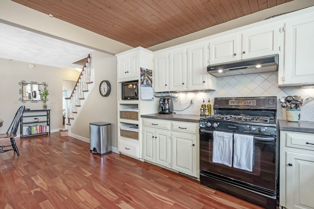 137 Chestnut Street Upton, MA 01568 - Photo 11 of 36 Gallery Image 11