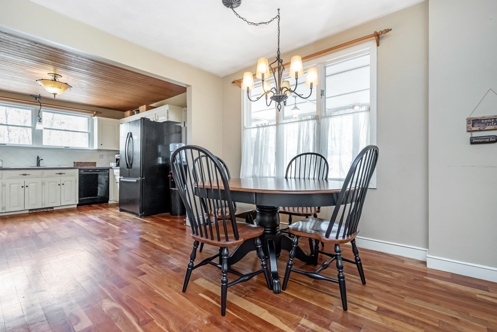 137 Chestnut Street Upton, MA 01568 - Photo 8 of 36 Gallery Image 8