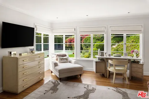 $8,995,000 | 760 North Beverly Glen Boulevard, Los Angeles, CA 90077