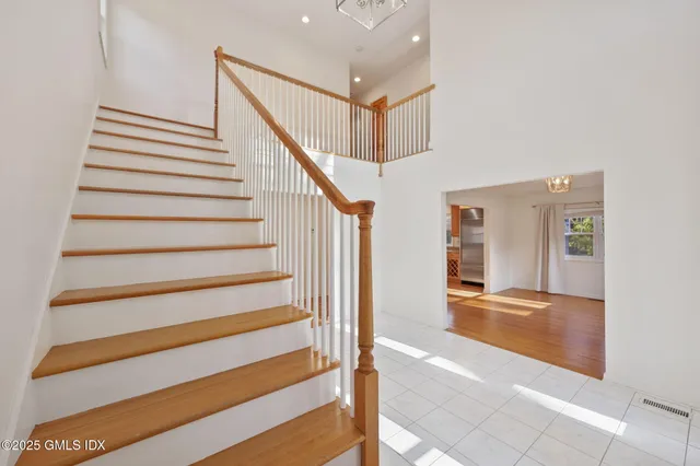 a view of entryway and hall