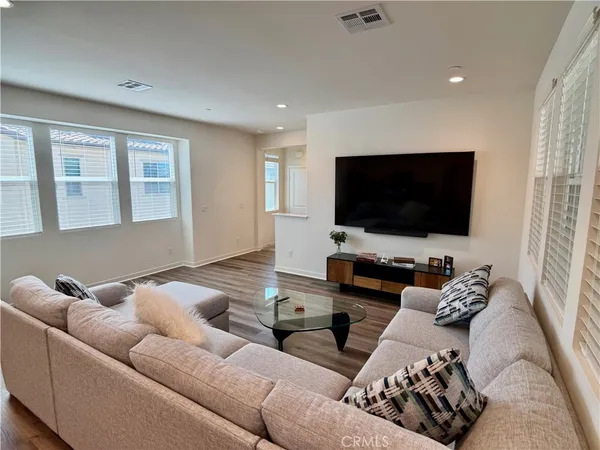 $515,000 | 16064 Jamie Lane, Unit 8, Fontana, CA 92336