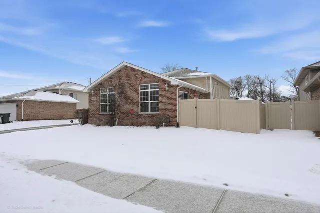 $355,000 | 14852 Park Avenue, Oak Forest, IL 60452
