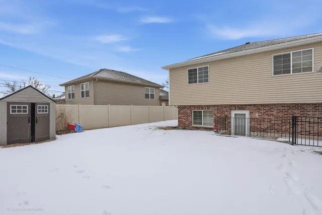 $355,000 | 14852 Park Avenue, Oak Forest, IL 60452