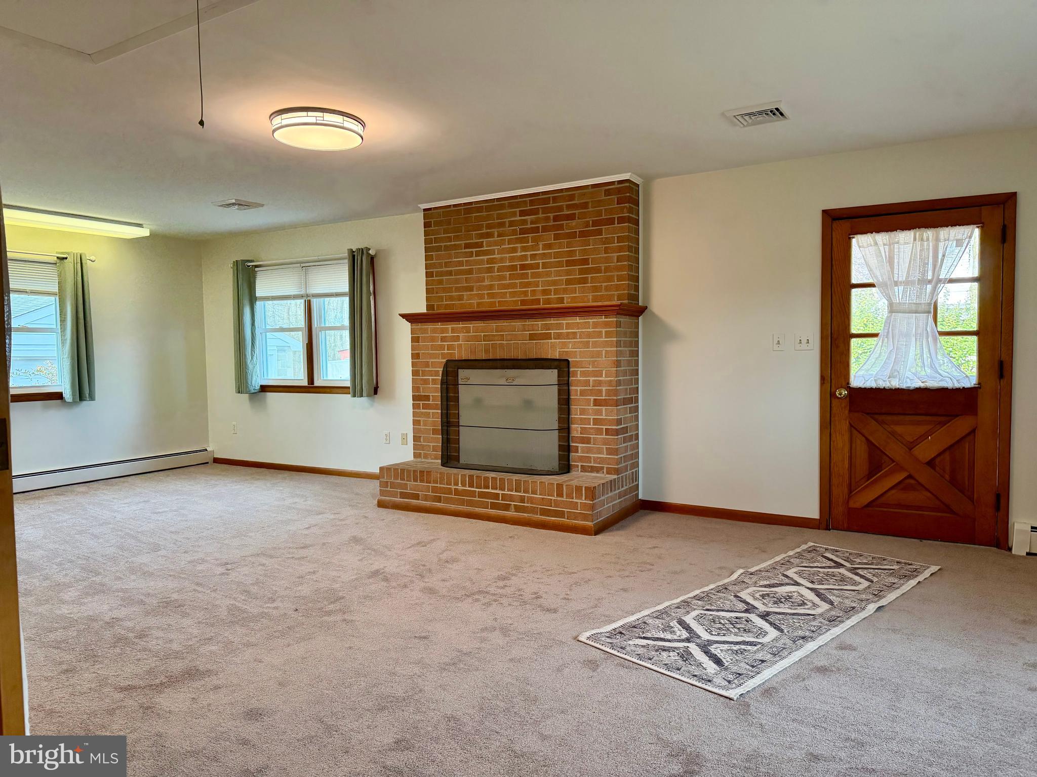 12492 Blades Road Cordova, MD 21625 - Photo 13 of 33 Family Room