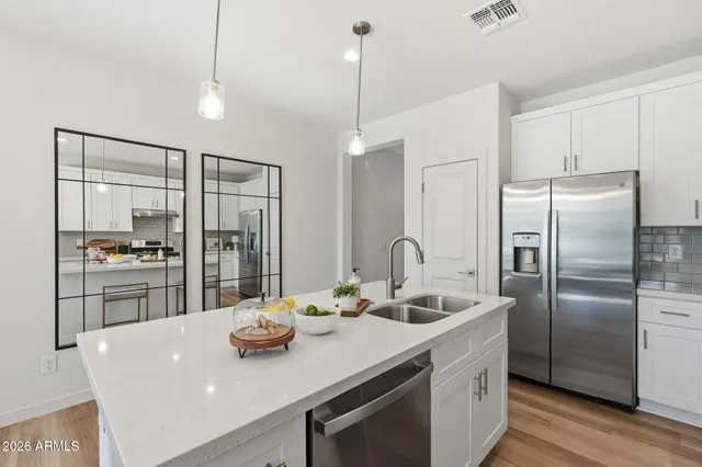 $699,950 | 1522 West Sierra Vista Drive, Phoenix, AZ 85015