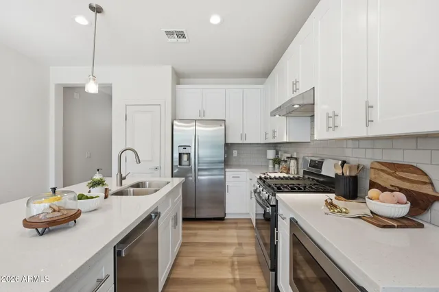 $699,950 | 1522 West Sierra Vista Drive, Phoenix, AZ 85015