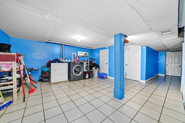 a view of a storage & utility room