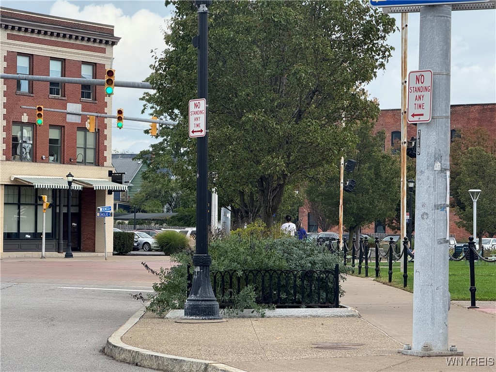 712 Perry Street Buffalo, NY 14210 - Photo 4 of 5