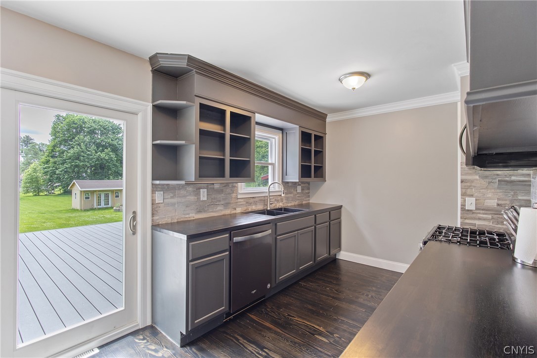 116 Richmond Road East Manlius, NY 13057 - Photo 10 of 36
