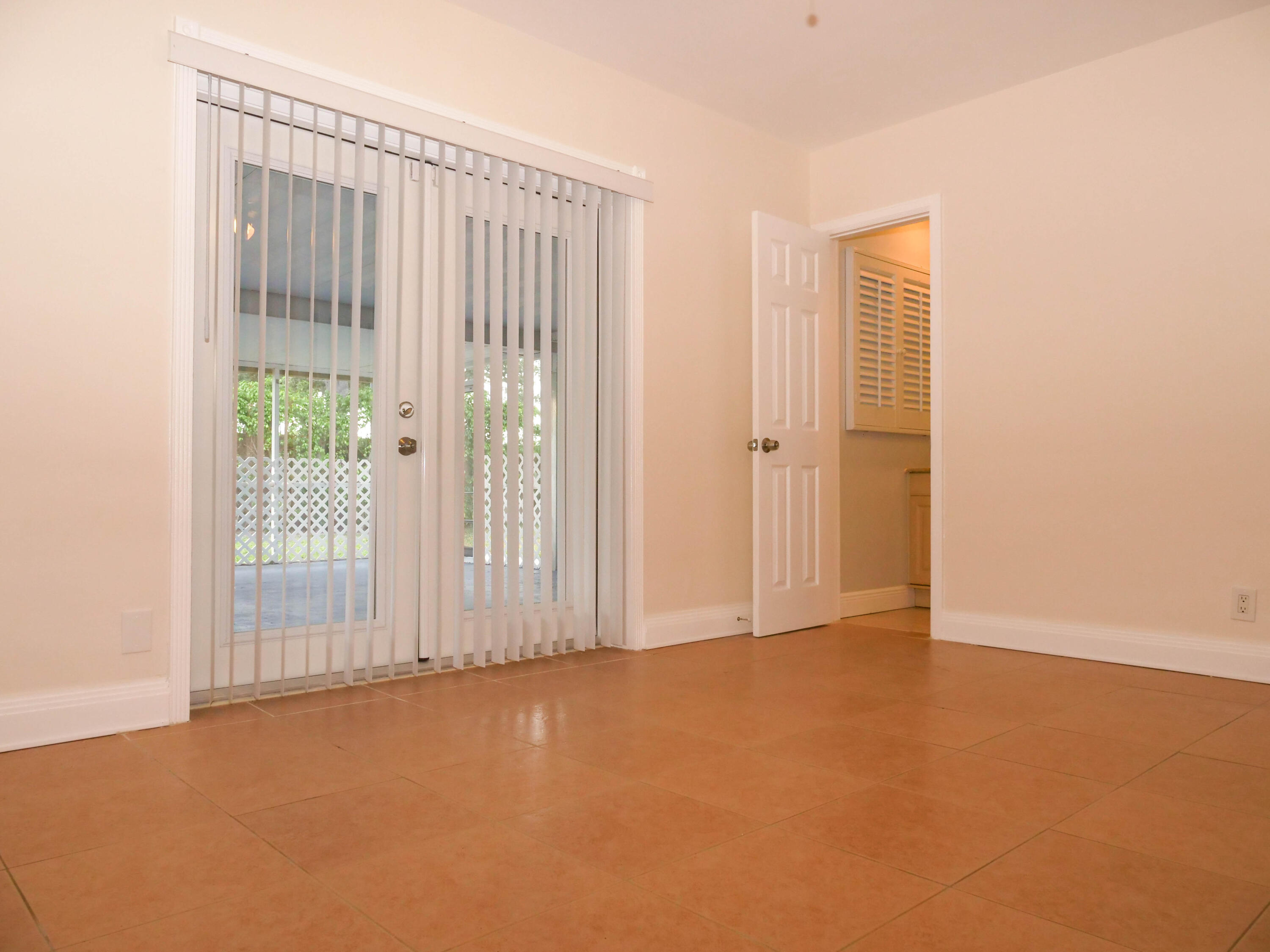 7199 Northeast 7th Avenue Boca Raton, FL 33487 - Photo 12 of 22 P1011385