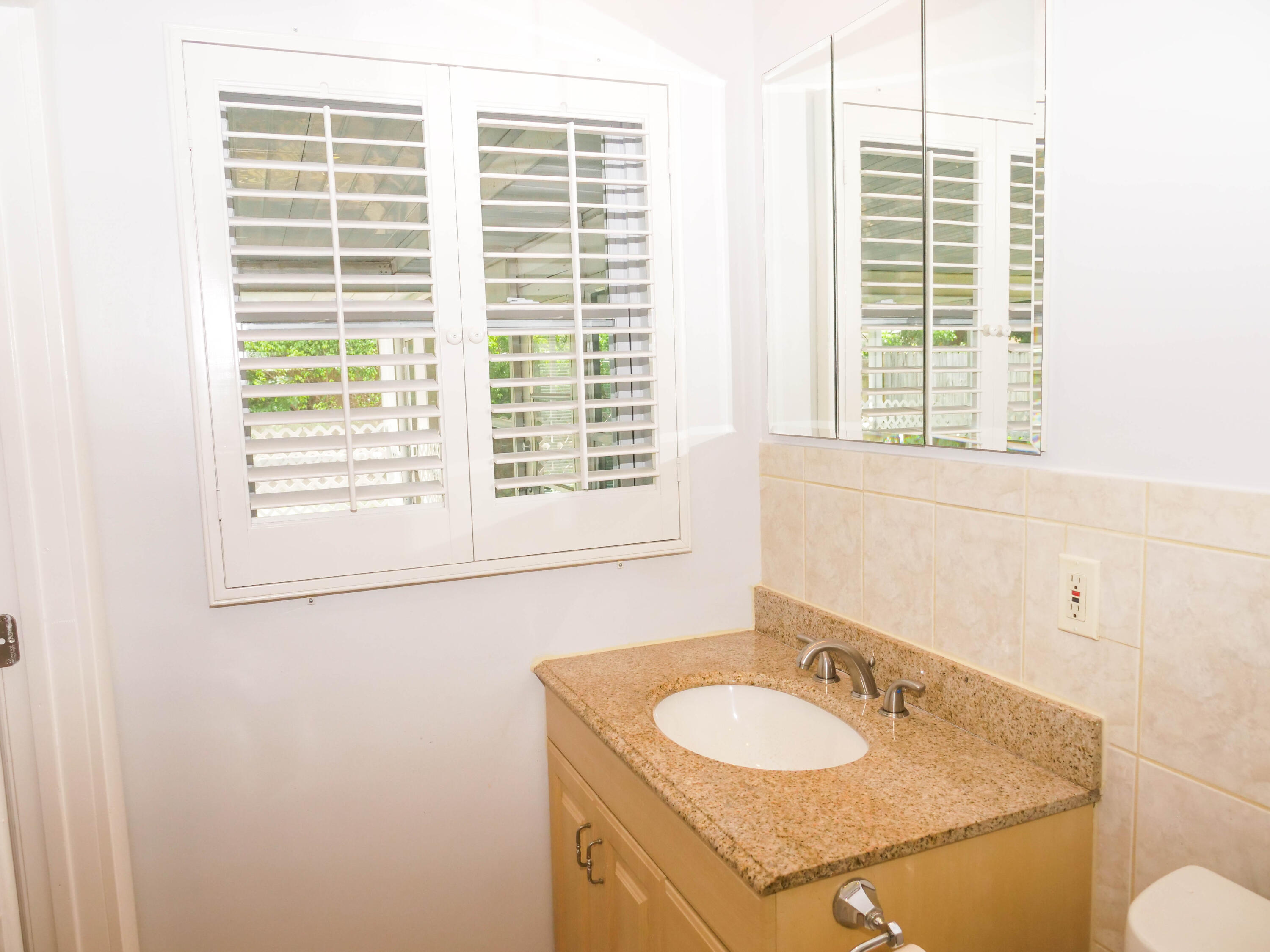 7199 Northeast 7th Avenue Boca Raton, FL 33487 - Photo 13 of 22 P1011393