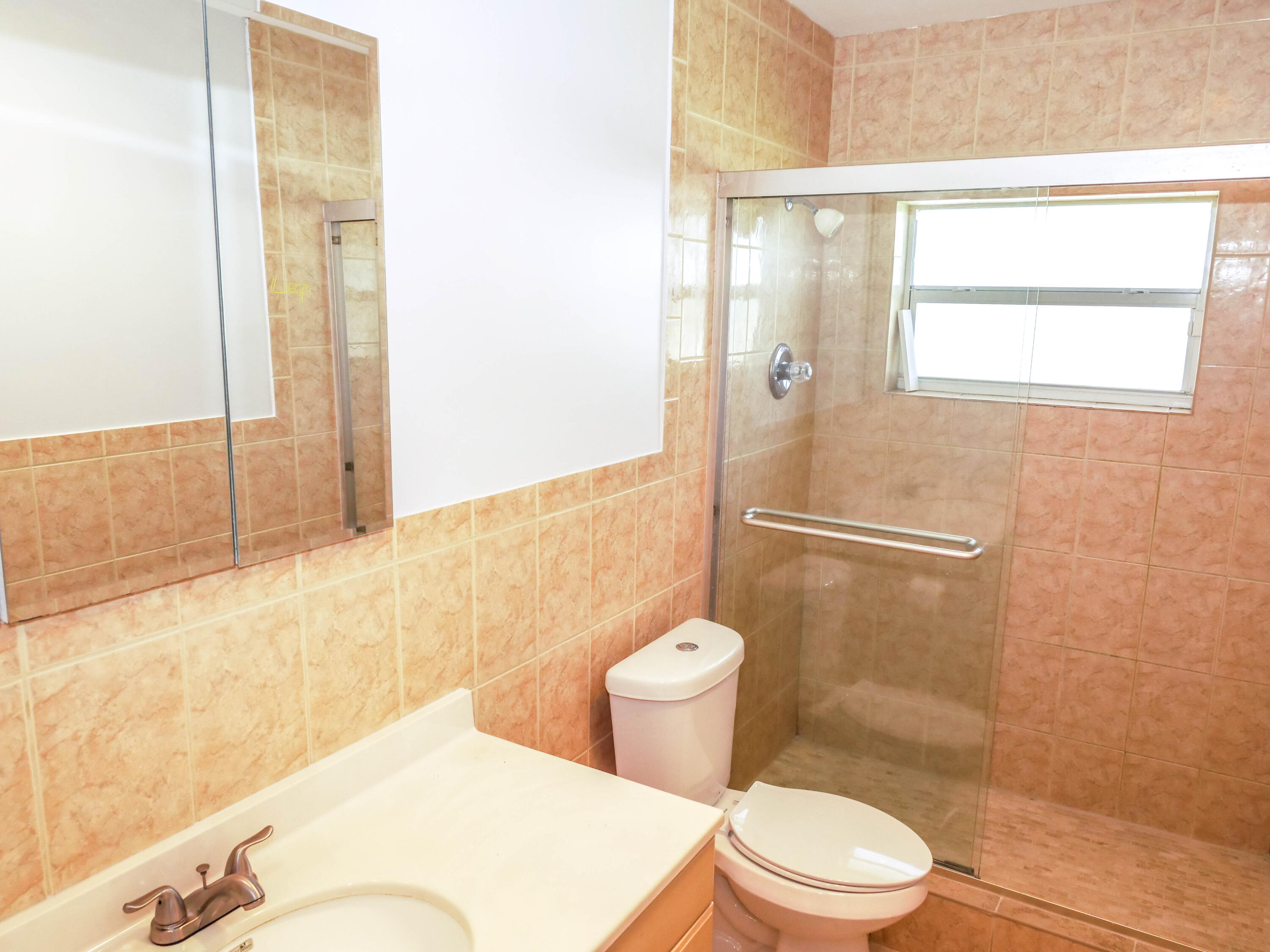 7199 Northeast 7th Avenue Boca Raton, FL 33487 - Photo 17 of 22 P1011477