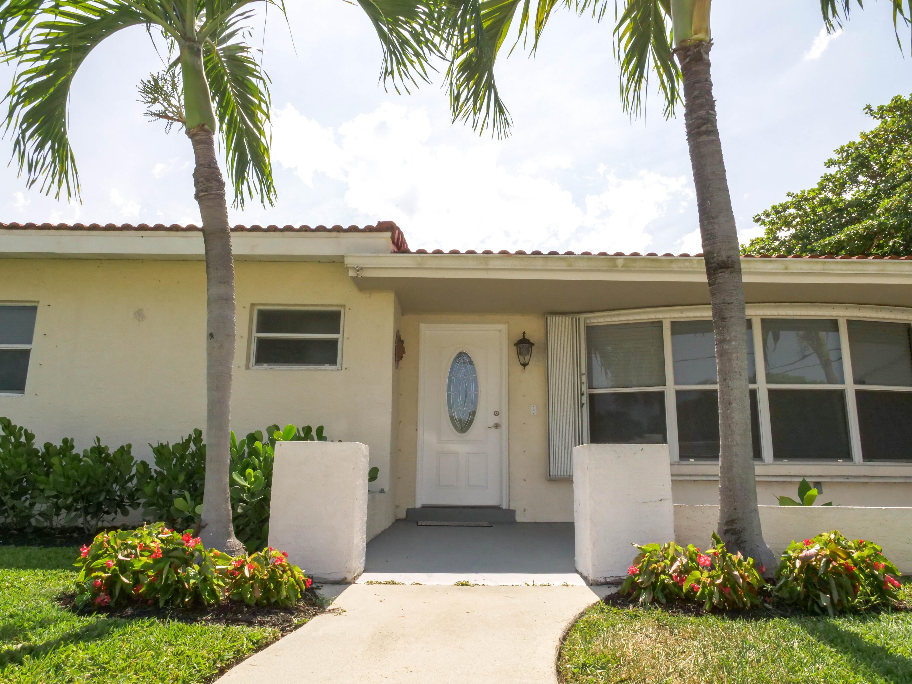 7199 Northeast 7th Avenue Boca Raton, FL 33487 - Photo 2 of 22 P1011615