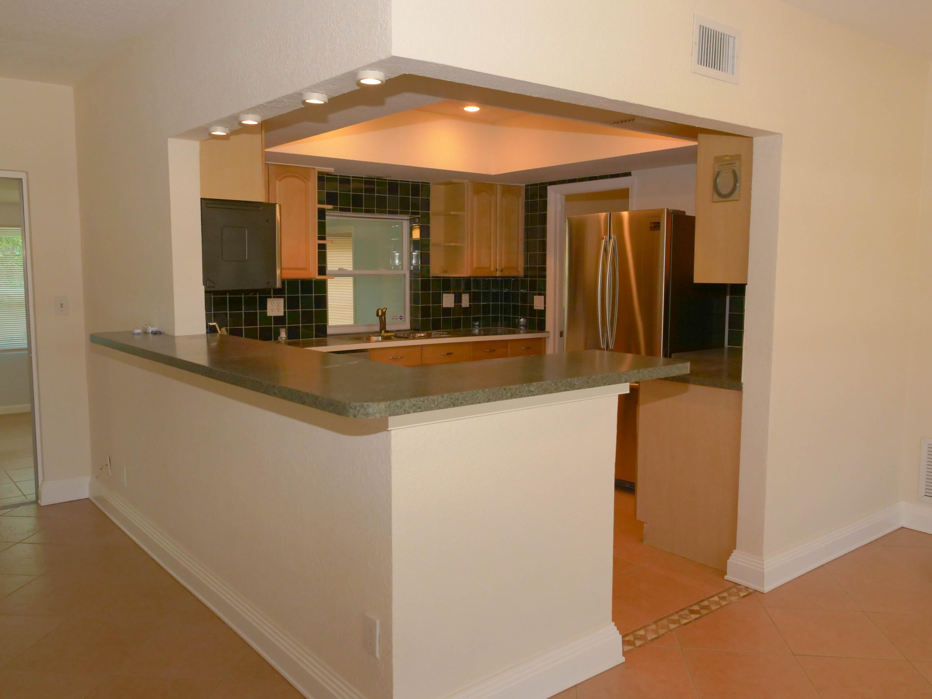 7199 Northeast 7th Avenue Boca Raton, FL 33487 - Photo 4 of 22 P1011338