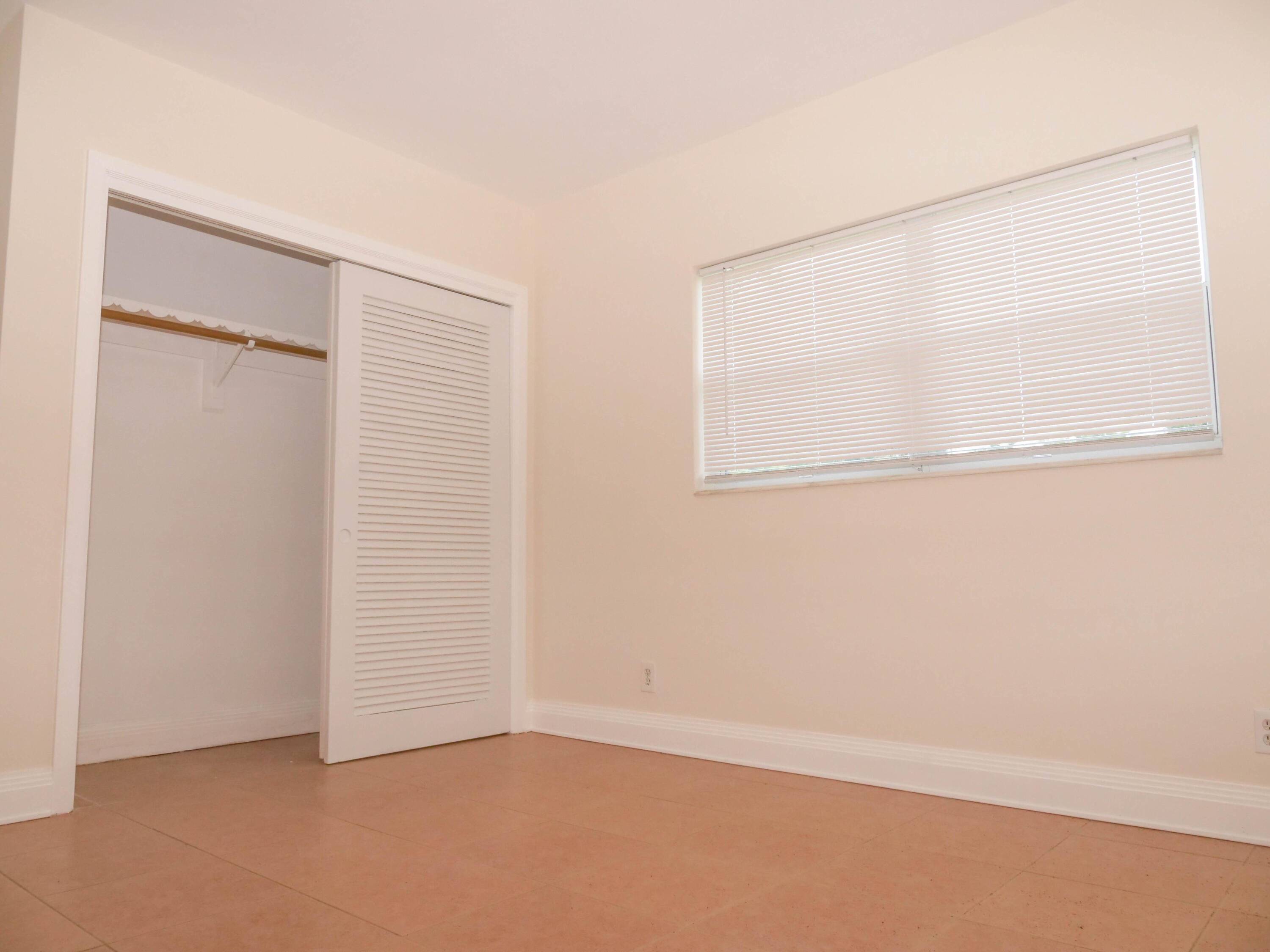 7199 Northeast 7th Avenue Boca Raton, FL 33487 - Photo 9 of 22 P1011373