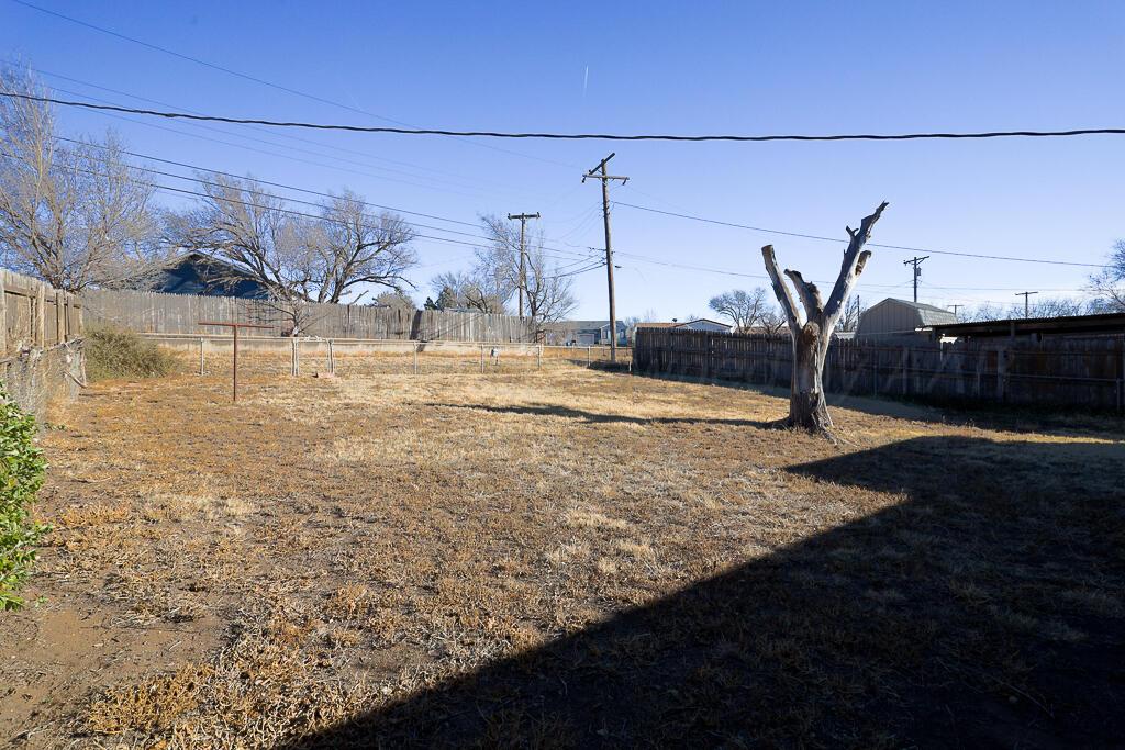 1812 Magnolia Street Amarillo, TX 79107 - Photo 11 of 13 Back yard looking out