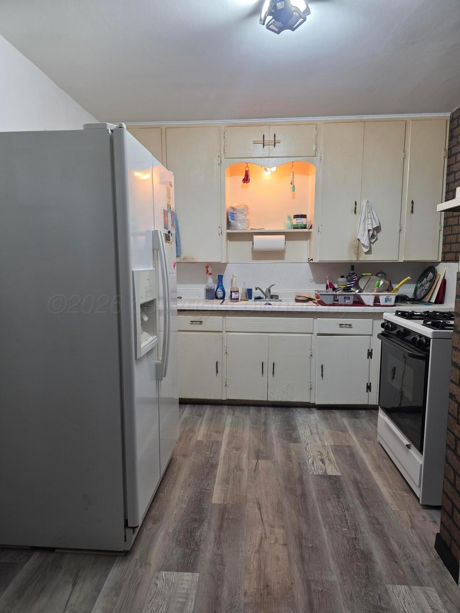 1812 Magnolia Street Amarillo, TX 79107 - Photo 3 of 13 Kitchen