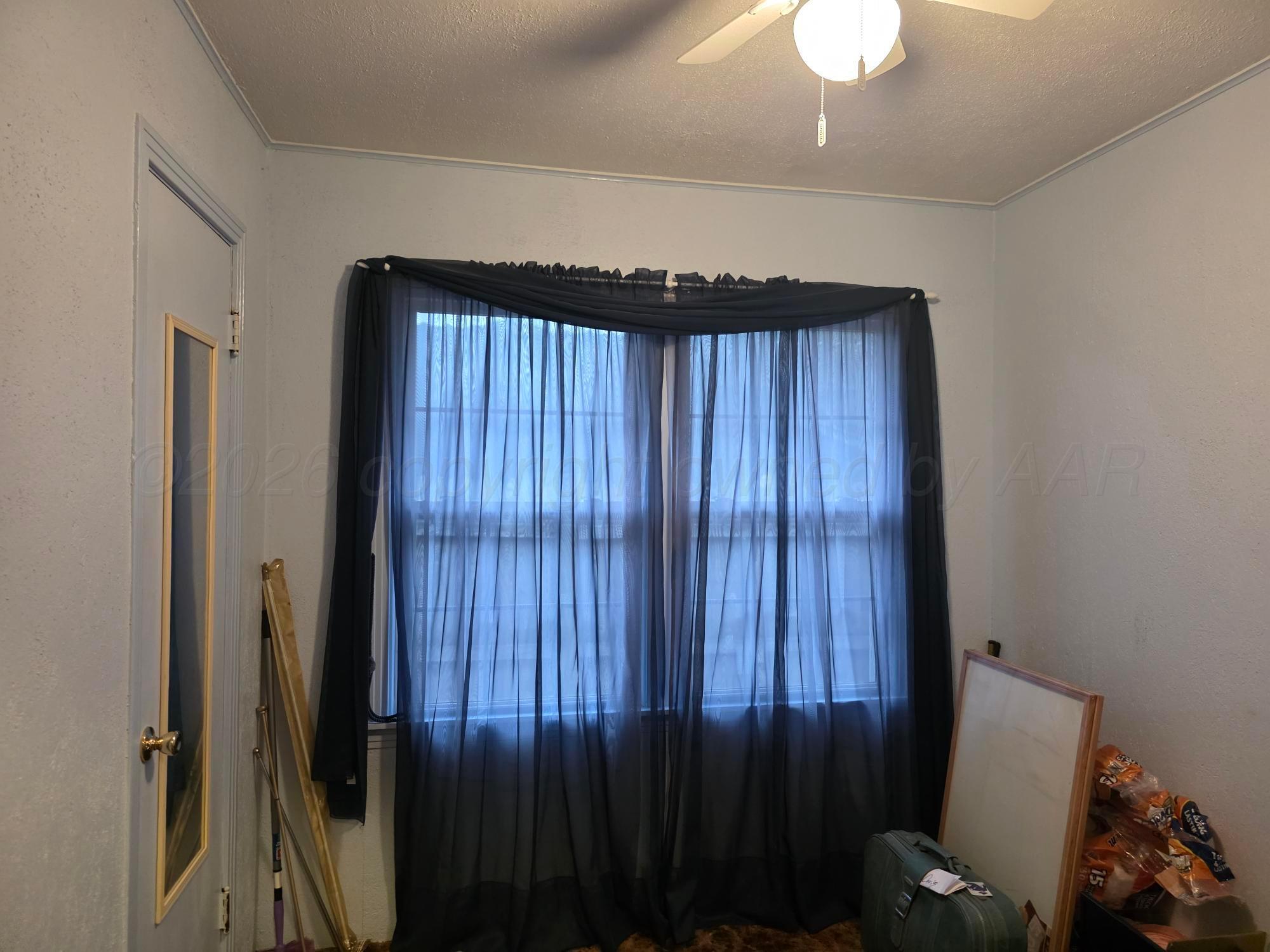 1812 Magnolia Street Amarillo, TX 79107 - Photo 6 of 13 Middle Bedroom