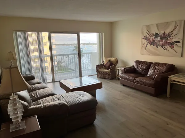 $1,950 | 2600 North Flagler Drive, Unit 705, West Palm Beach, FL 33407