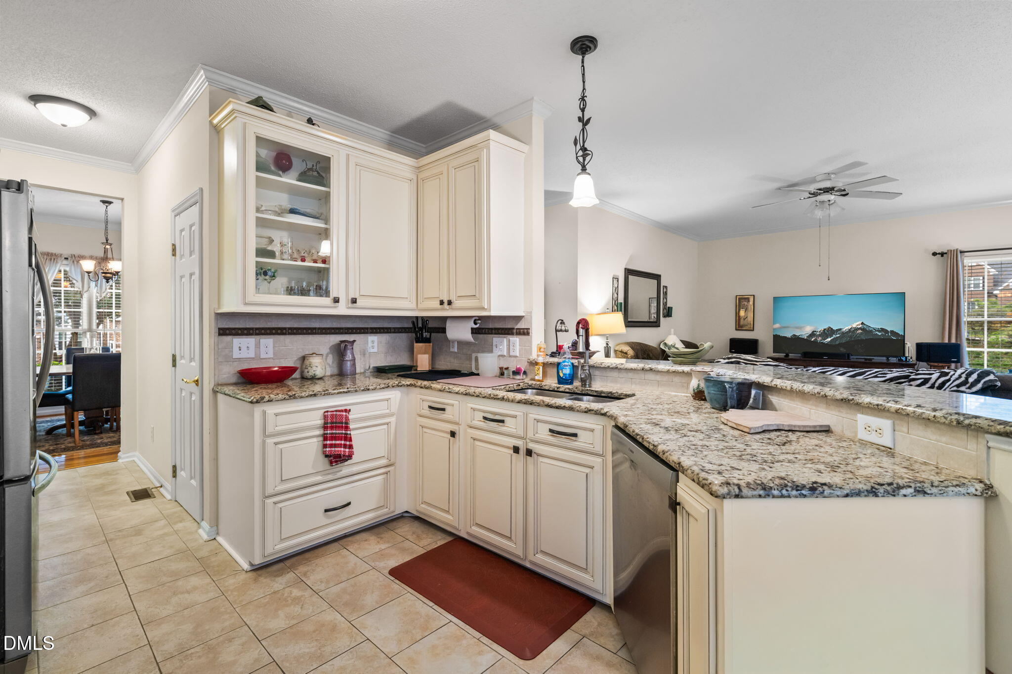 9104 Deerland Grove Drive Raleigh, NC 27615 - Photo 15 of 42 Kitchen