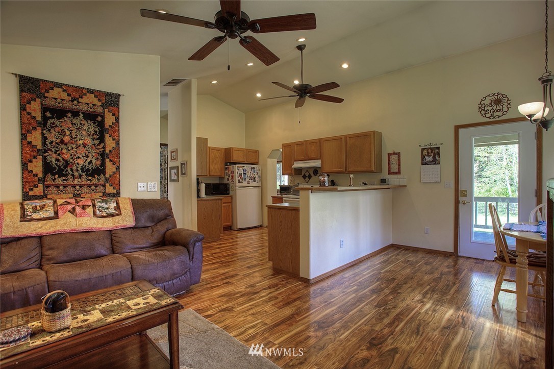 15511 Bandix Road Southeast Olalla, WA 98359 - Photo 14 of 25 Gallery Image 14