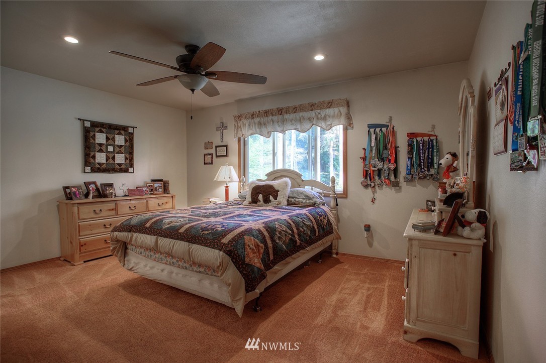 15511 Bandix Road Southeast Olalla, WA 98359 - Photo 16 of 25 Gallery Image 16