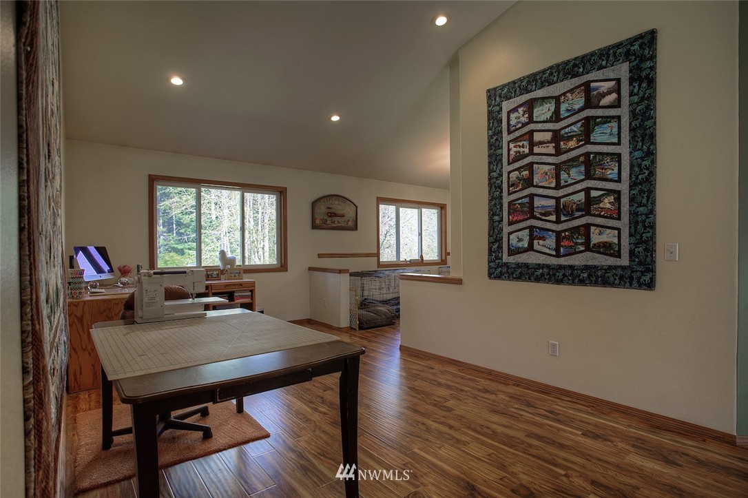 15511 Bandix Road Southeast Olalla, WA 98359 - Photo 6 of 25 Gallery Image 6
