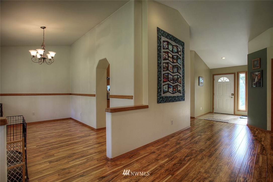 15511 Bandix Road Southeast Olalla, WA 98359 - Photo 9 of 25 Gallery Image 9