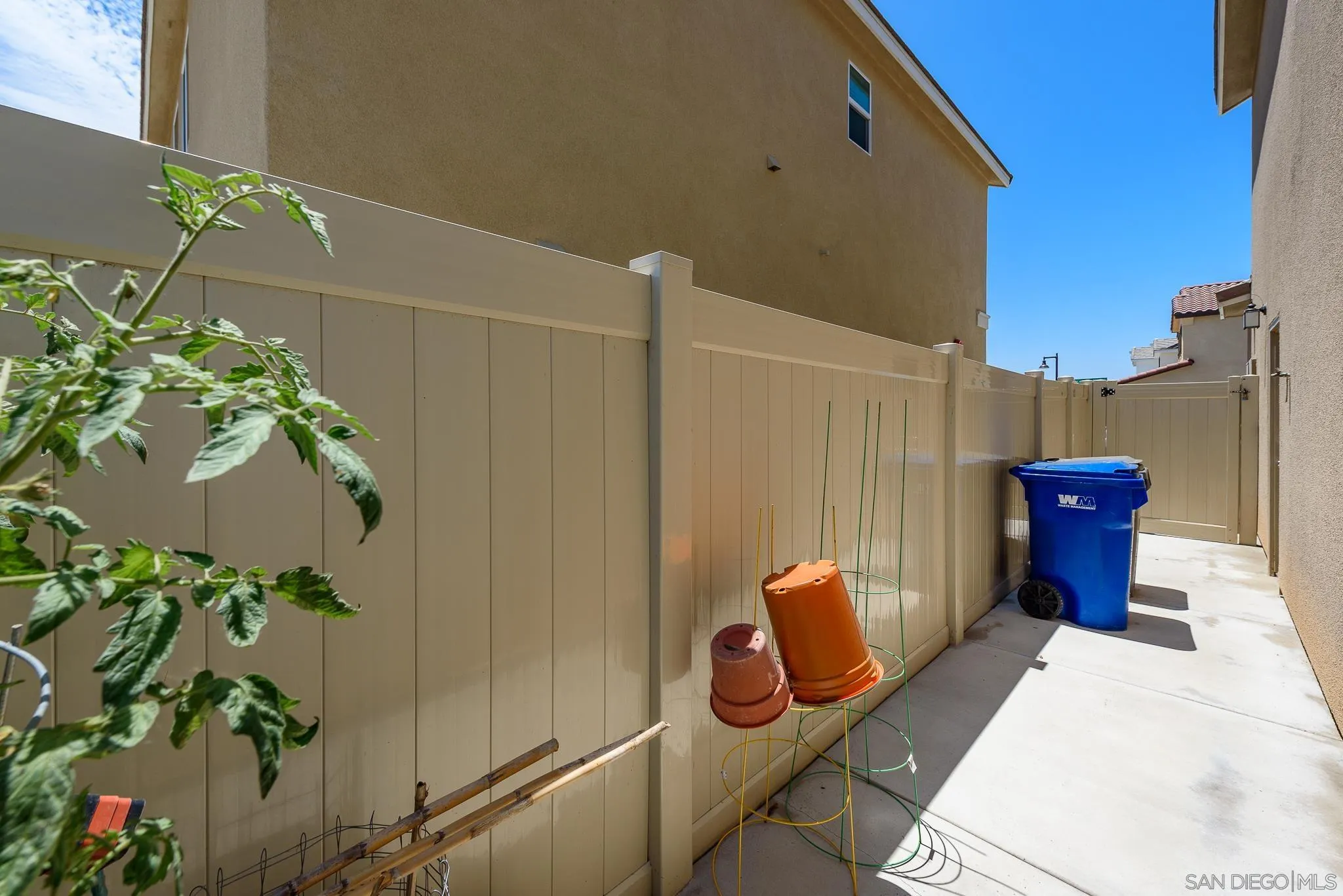 10761 Ensworth Way Spring Valley, CA 91978 - Photo 36 of 38 a view of table and chair in the patio