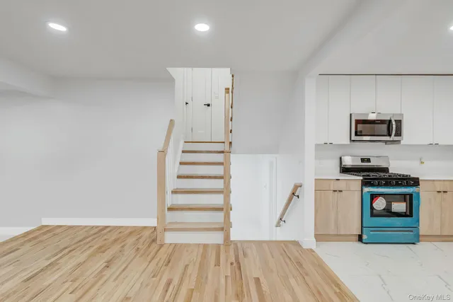 $669,000 | 41 East Nancy Place, Massapequa, NY 11758