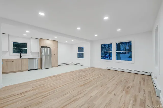 $669,000 | 41 East Nancy Place, Massapequa, NY 11758