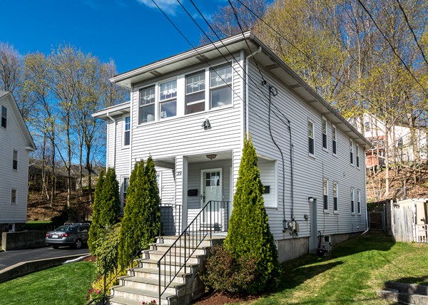 39 Nathan Road, Unit 2 Waltham, MA 02453 - Photo 4 of 29 Gallery Image 4