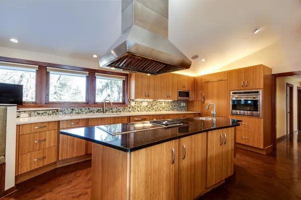 $1,099,500 | 2829 Sylvan Avenue, Madison, WI 53705