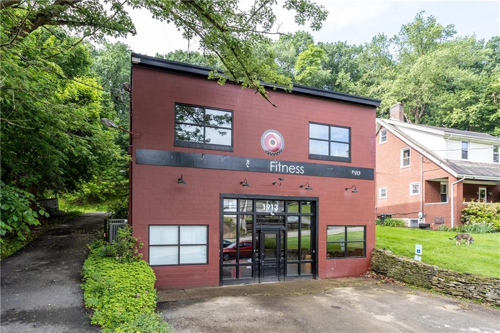 1913 Fox Chapel Road Pittsburgh, PA 15238 - Photo 2 of 23 Gallery Image 2