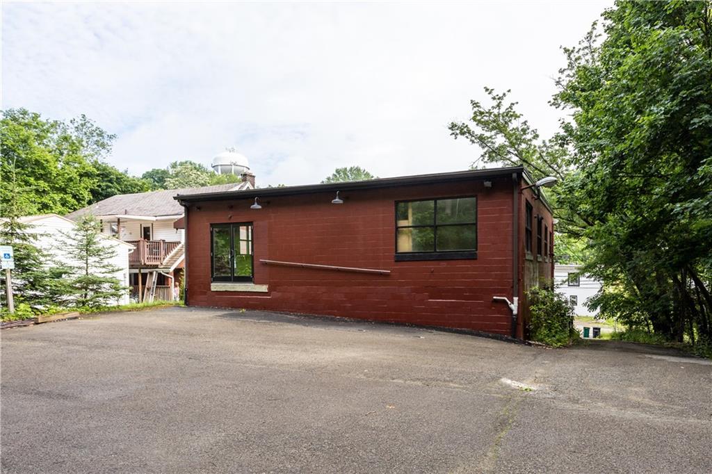 1913 Fox Chapel Road Pittsburgh, PA 15238 - Photo 3 of 23 Gallery Image 3