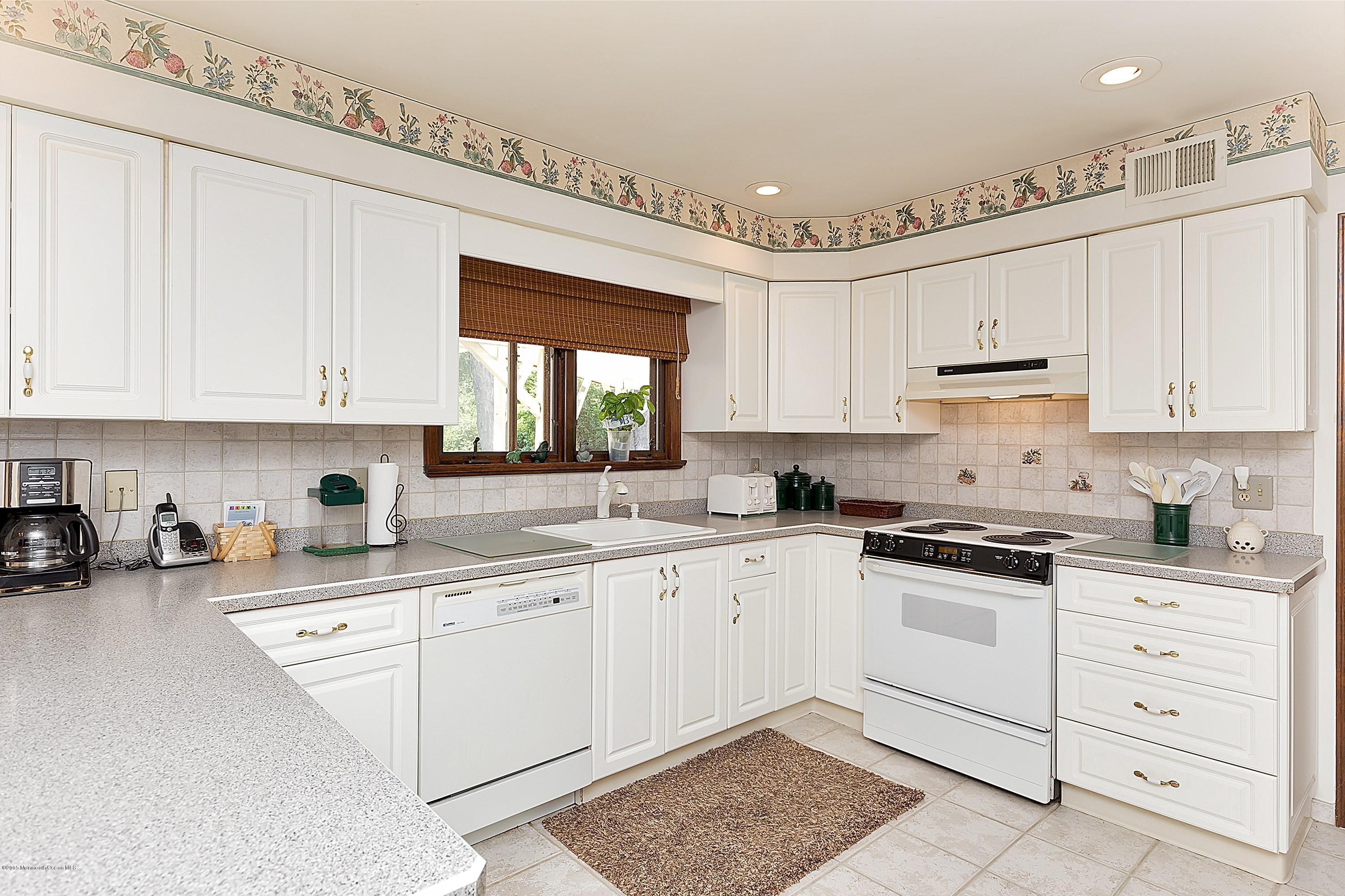 421 Marl Road Colts Neck, NJ 07722 - Photo 12 of 47 013-173733-IMG_2199_3378167
