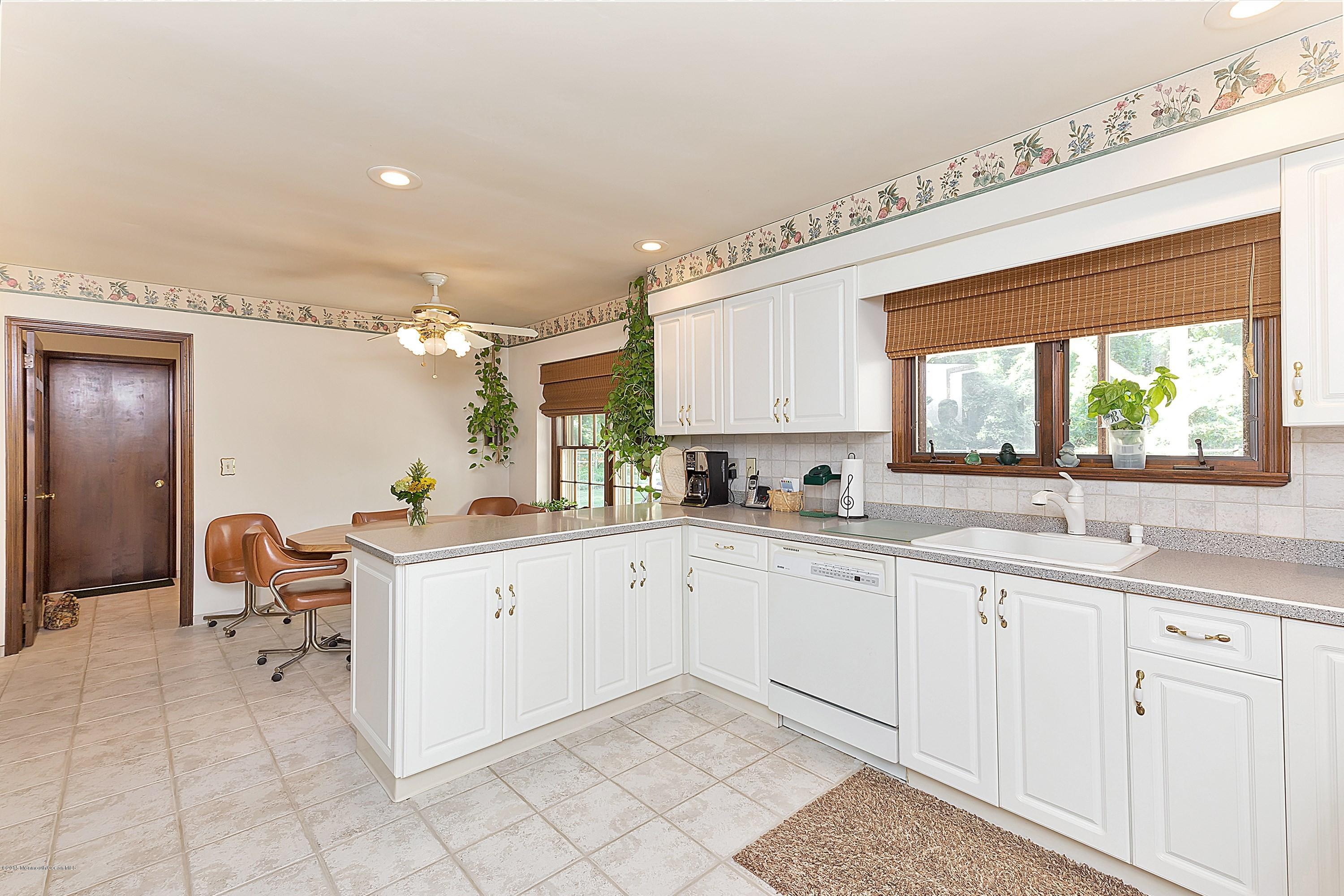 421 Marl Road Colts Neck, NJ 07722 - Photo 13 of 47 014-173733-IMG_2201_3378168