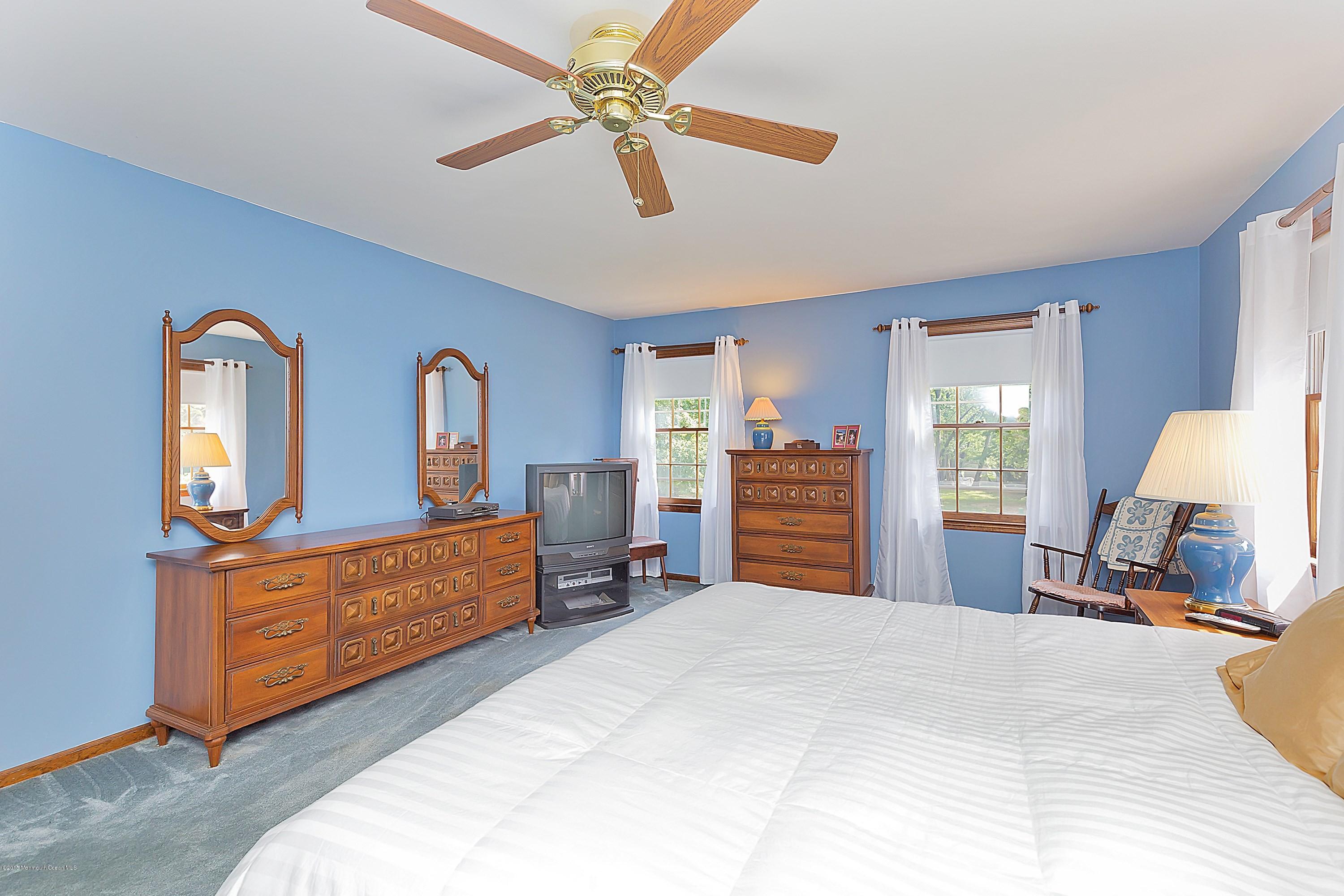 421 Marl Road Colts Neck, NJ 07722 - Photo 26 of 47 033-173733-IMG_2222_3378148