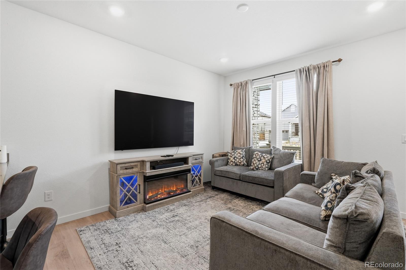 2014 South Gold Bug Way Aurora, CO 80018 - Photo 3 of 17