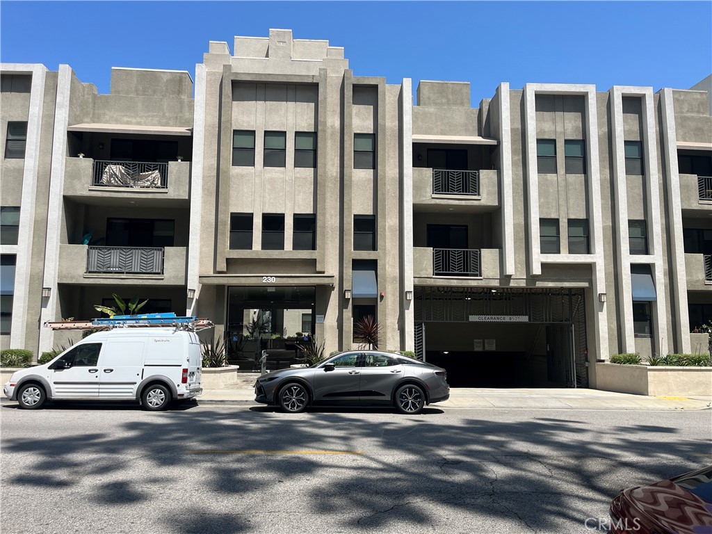 230 South Jackson St Unit 204  