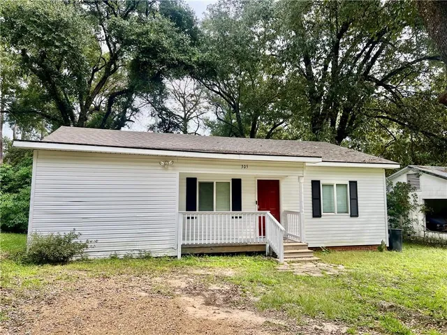 $138,500 | 305 Moriarity Street, Pineville, LA 71360