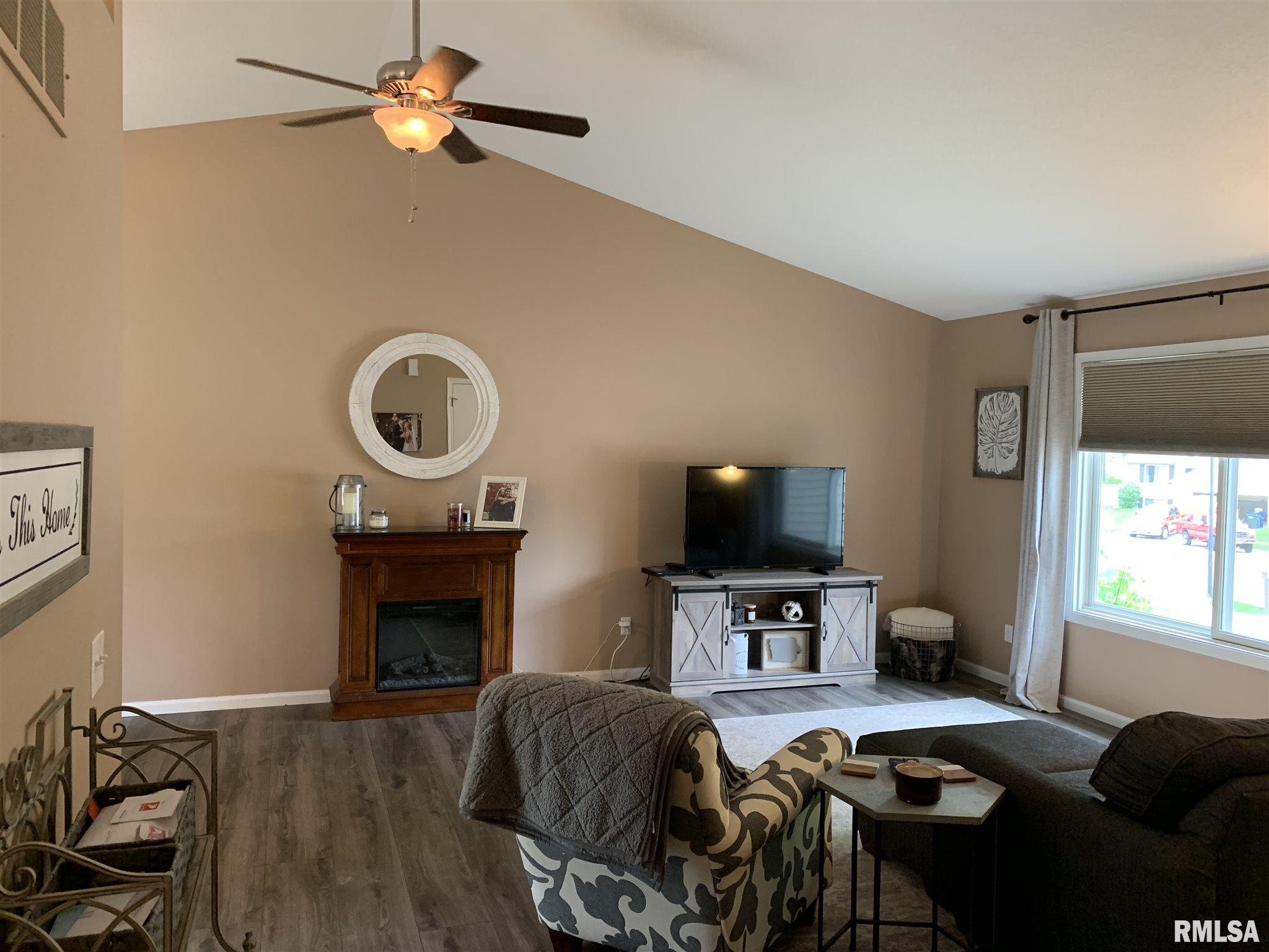 2620 Revo Road Davenport, IA 52806 - Photo 2 of 34 Gallery Image 2