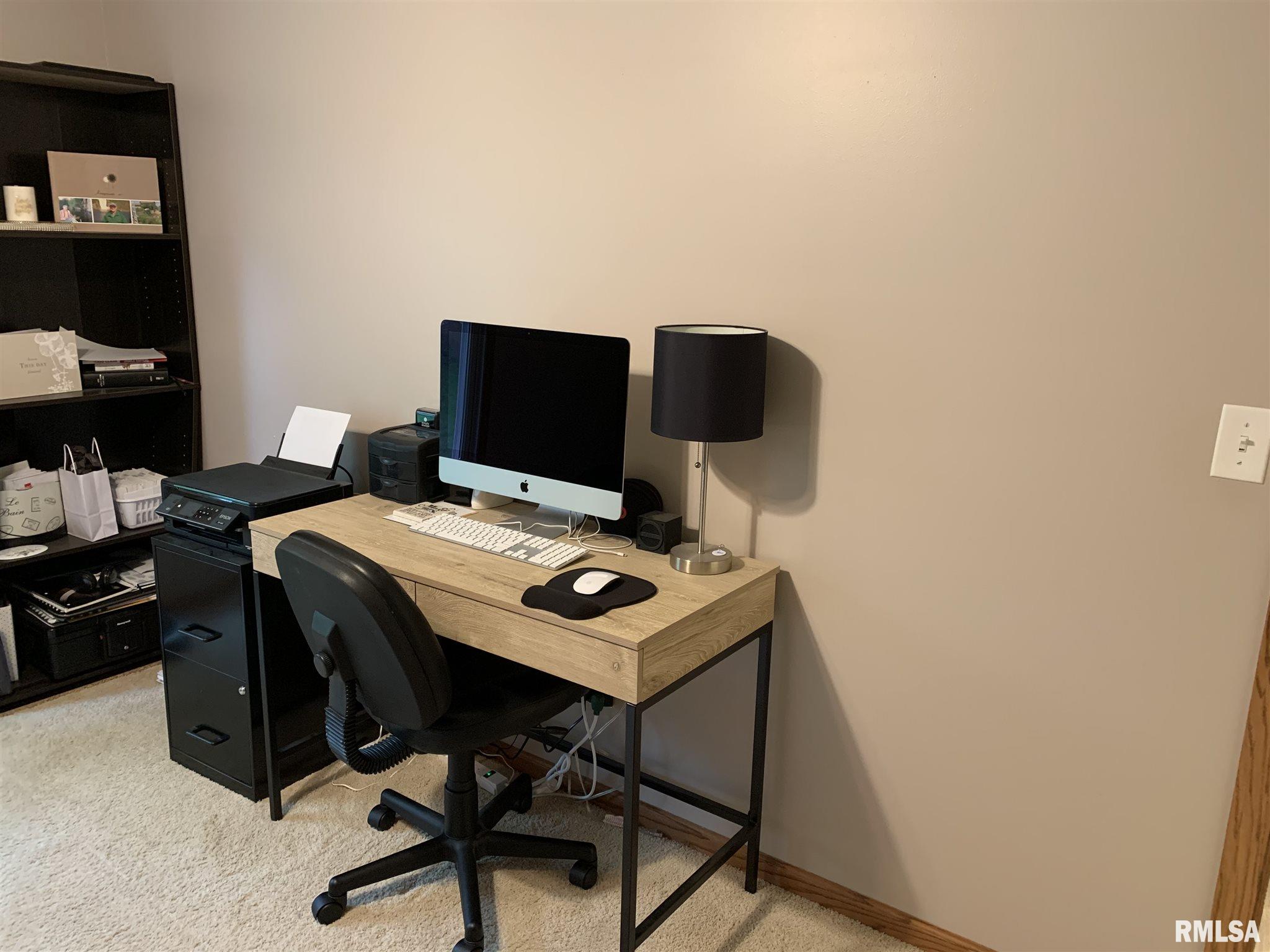2620 Revo Road Davenport, IA 52806 - Photo 4 of 34 Gallery Image 4