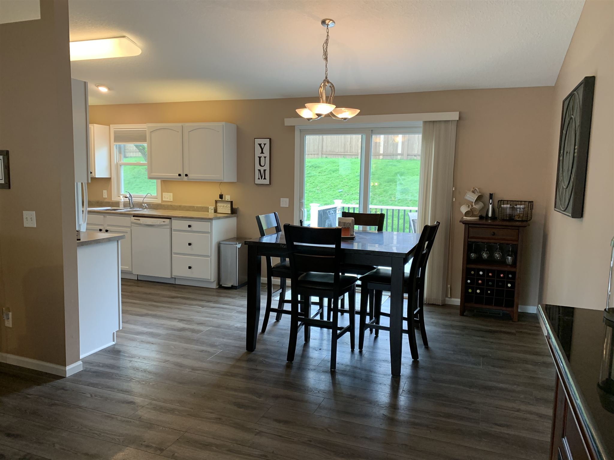 2620 Revo Road Davenport, IA 52806 - Photo 5 of 34 Gallery Image 5