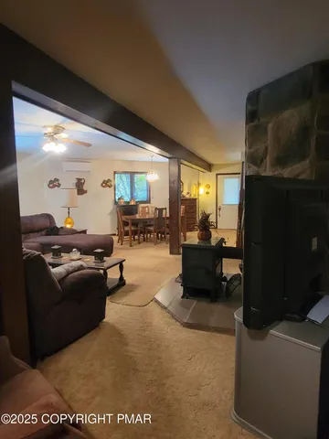 a view of yard with tree